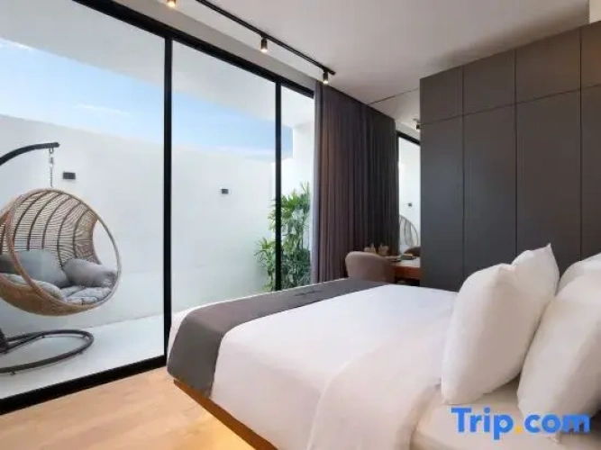 2 Bedrooms Villa