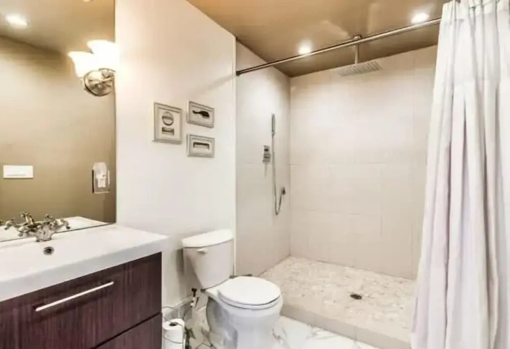 5 Bedrooms Cottage