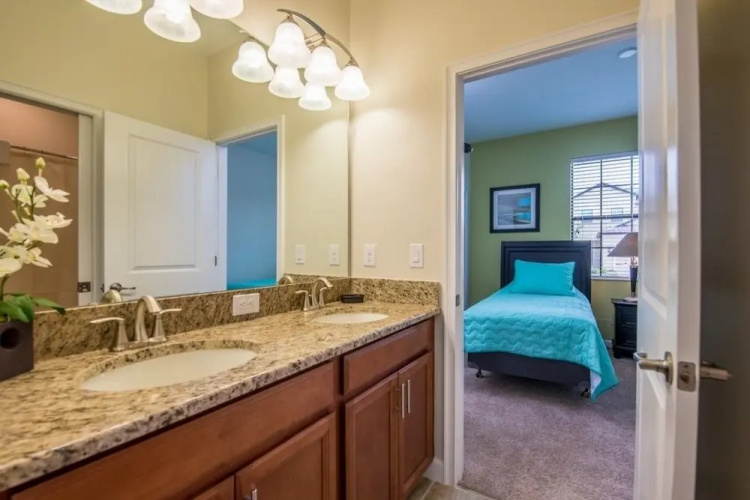 4 Bed 3 Ba Villa with Game Room & Pool