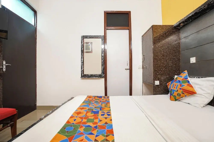 Fabhotel Richa Palace