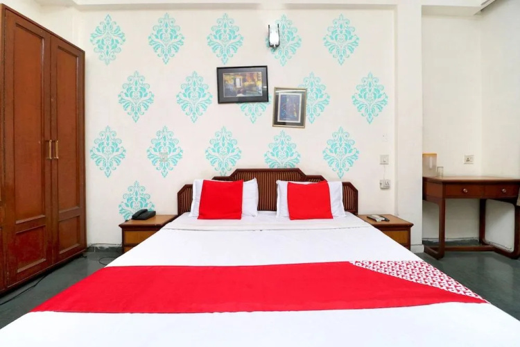 OYO 8623 Hotel Destination