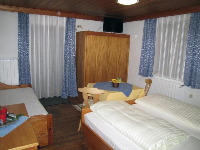 Standard Triple room