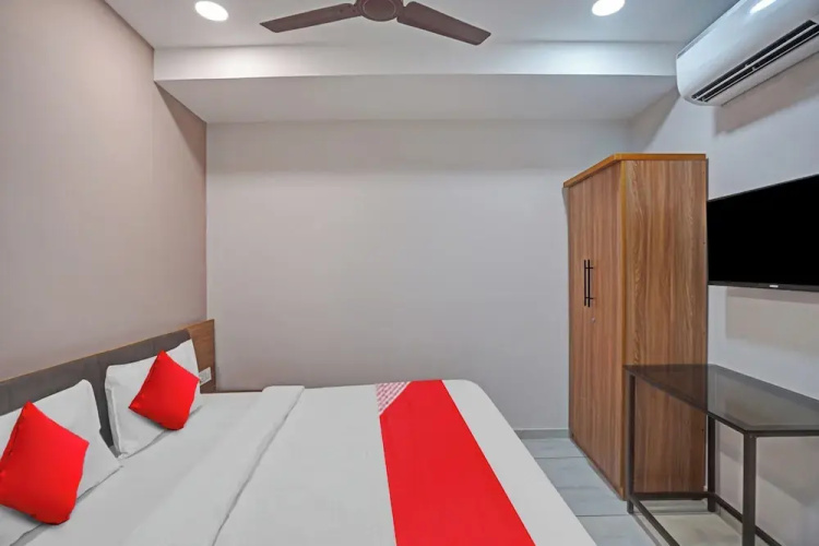 Hotel Sukoon, Best Luxurious Hotel Rooms In Surat City Center