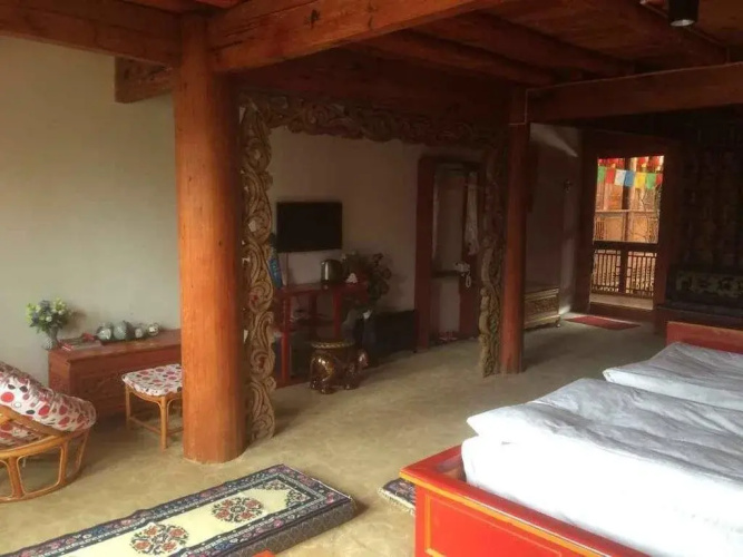 Yueliang Zhishang Hostel
