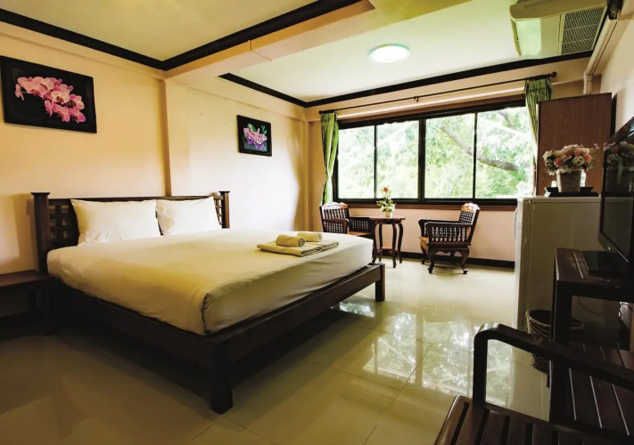 Hotel Avalon Chaweng(โรงแรมอวาลอง สมุย)