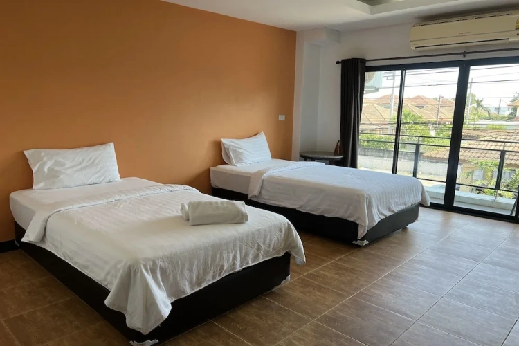 Deluxe Twin room with balcony