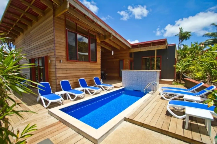 4 Bedrooms Villa