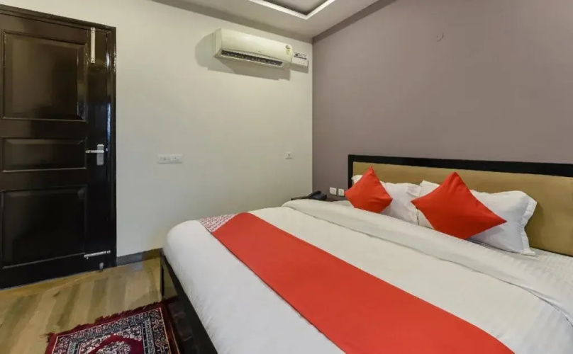 Khushi Residence by OYO