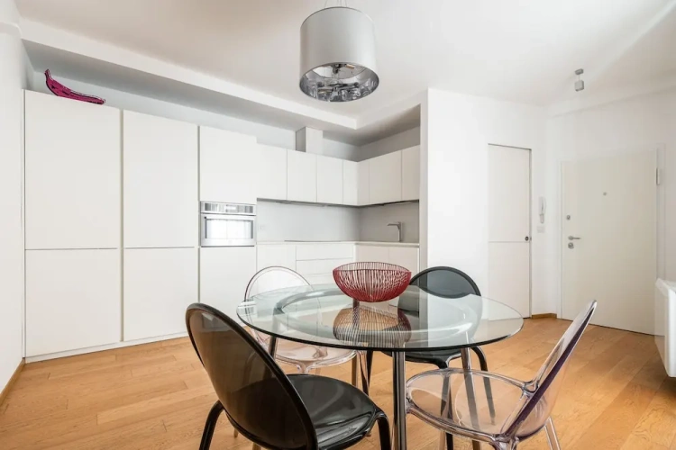 2 Bedrooms Apartment