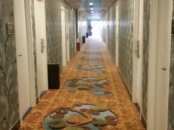 Urumqi Xinhuashun Hotel