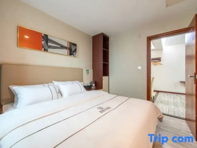 1 Bedroom Attic Suite