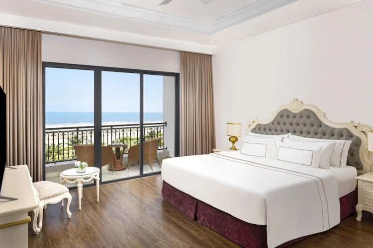 2 Bedrooms Deluxe room with balcony and with sea view