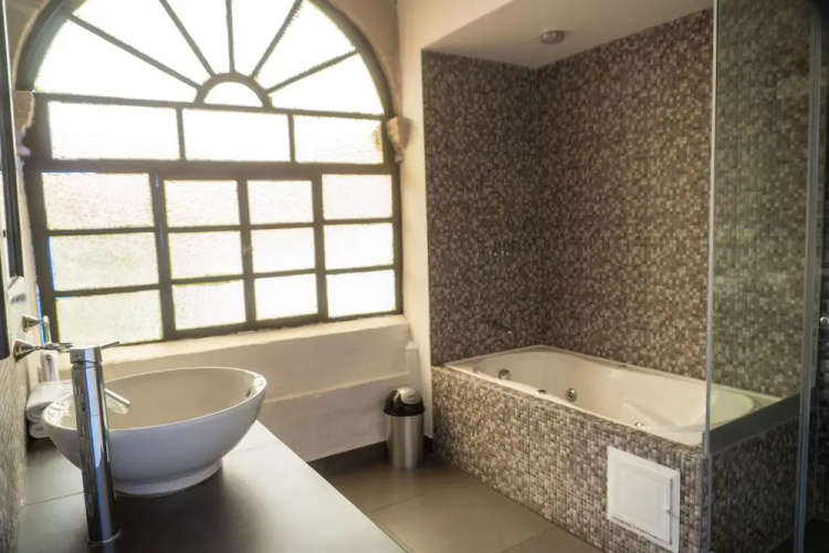 Andean Palace Boutique