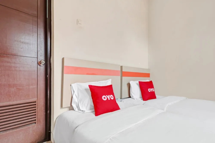 OYO 90452 Pillow Inn