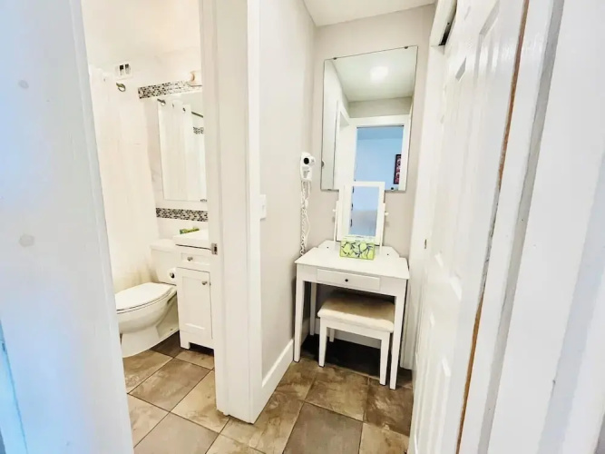 Edgewater House 213