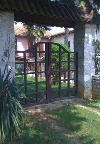 Apartments Niv - 30 m from beach