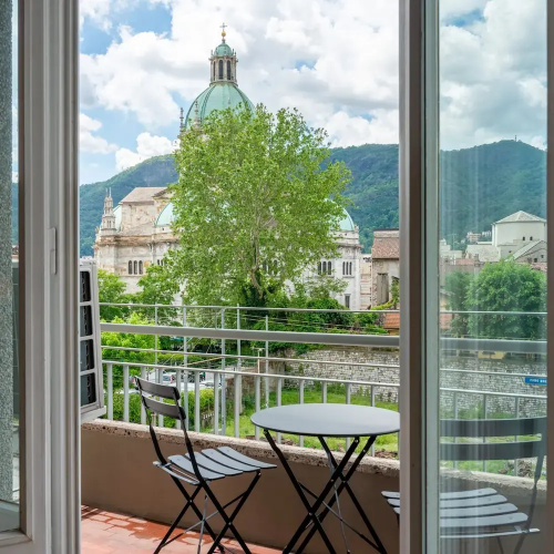 Autumn Apartment in Como