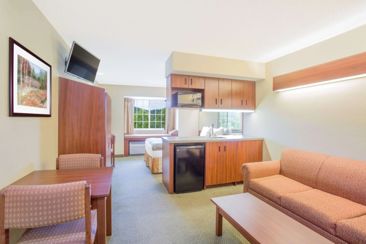 Microtel Inn & Suites by Wyndham Gassaway/Sutton