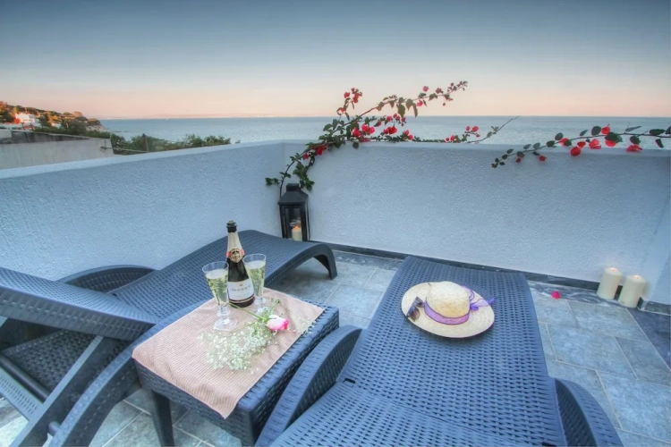 Double Junior Suite with balcony and beachfront