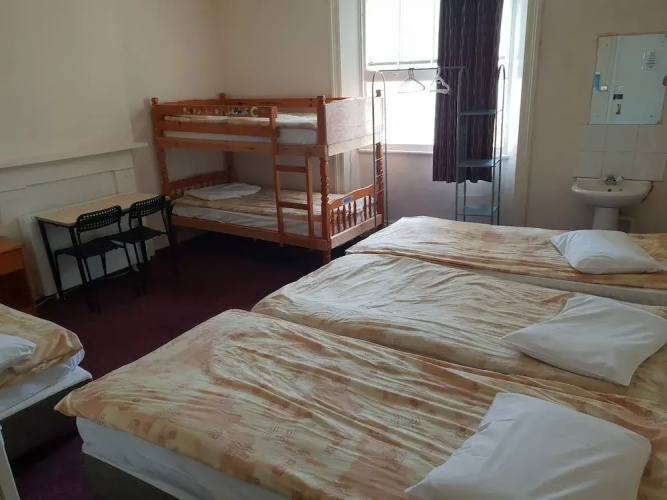 Acacia Hotel