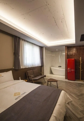 Premier room