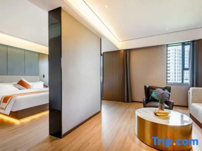 Deluxe Suite