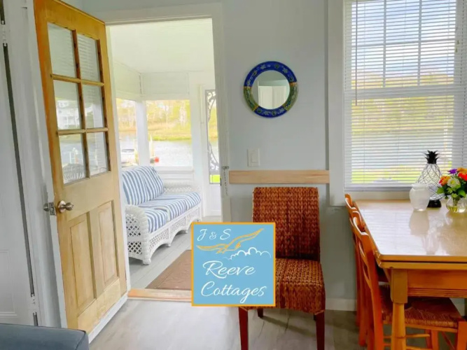 Premier Waterfront Cottage 2