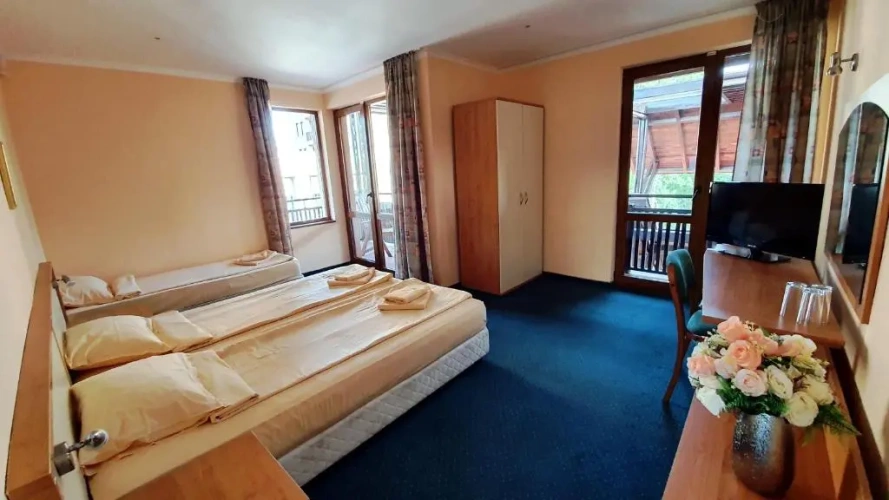Standard Triple room with balcony