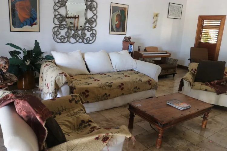Mohagany House