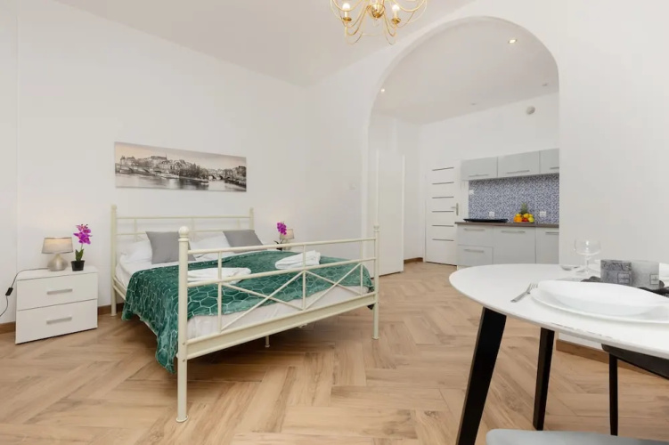 Beautiful Studio Piotrkowska by Renters