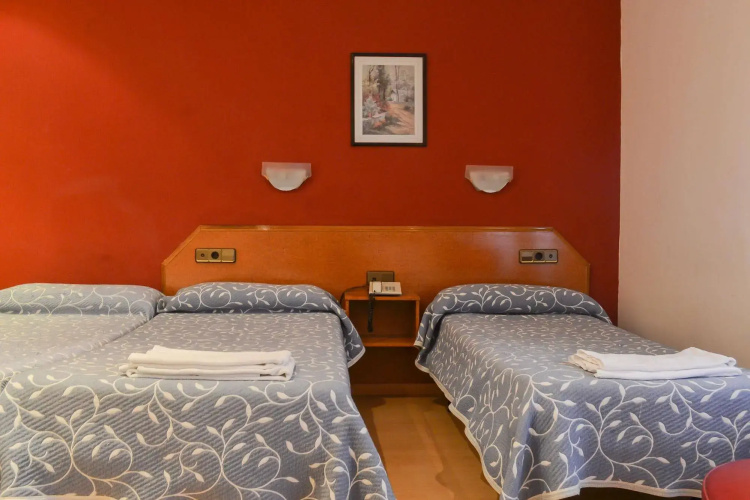 Hostal Cataluna