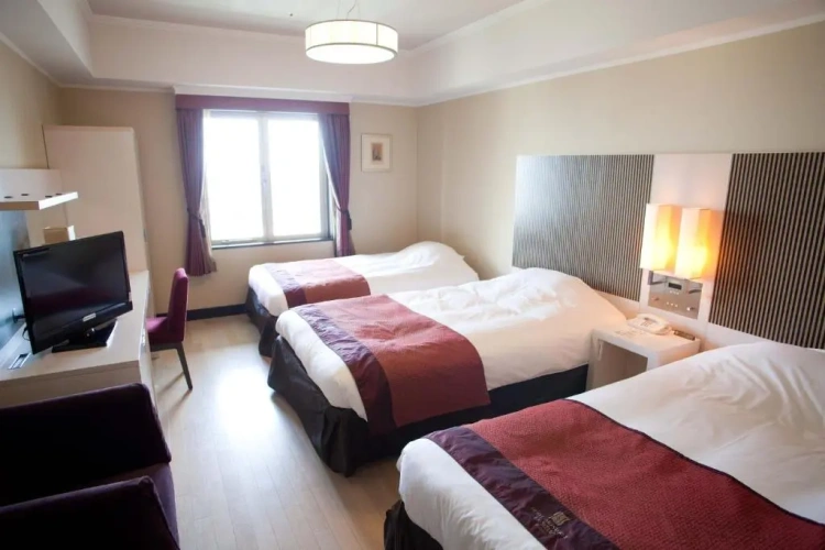 Standard Triple room