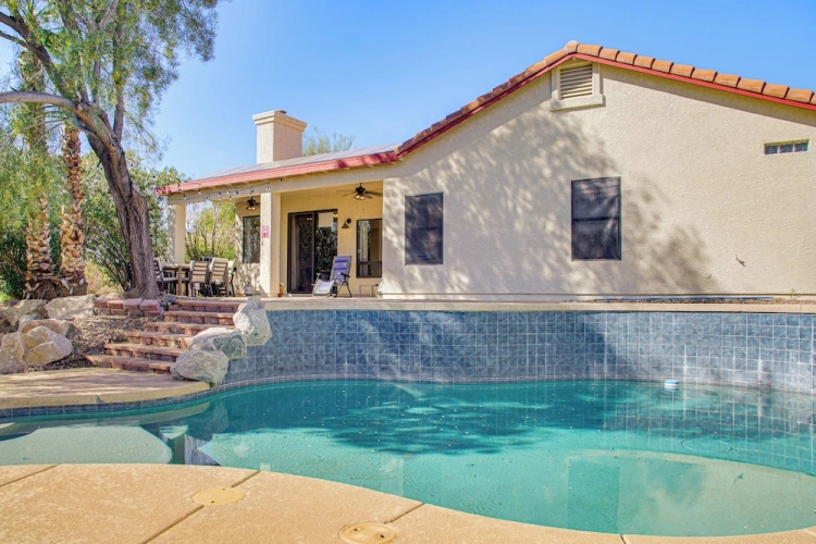 4 Bedrooms Cottage