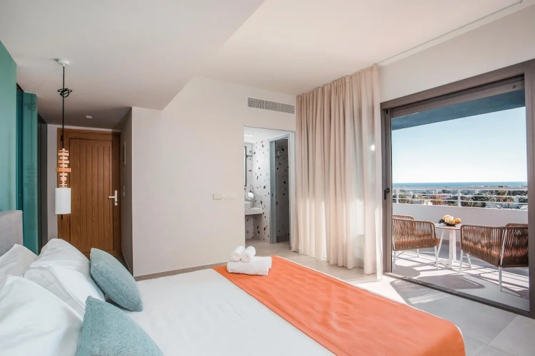 2 Bedrooms Deluxe Suite