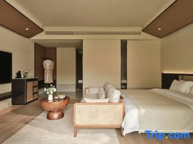 Standard Double room with city view