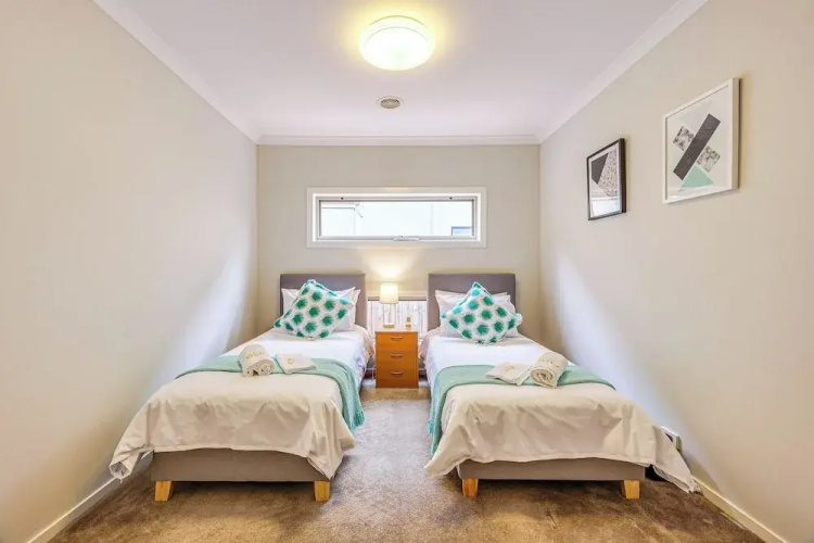 StayAU Spacious Stay Point Cook
