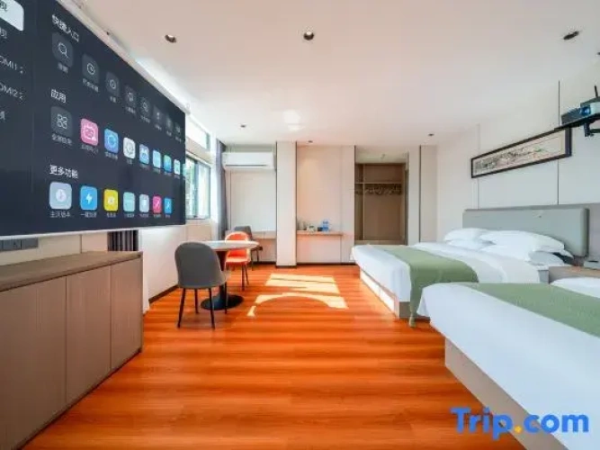 Triple Family Suite with sea view