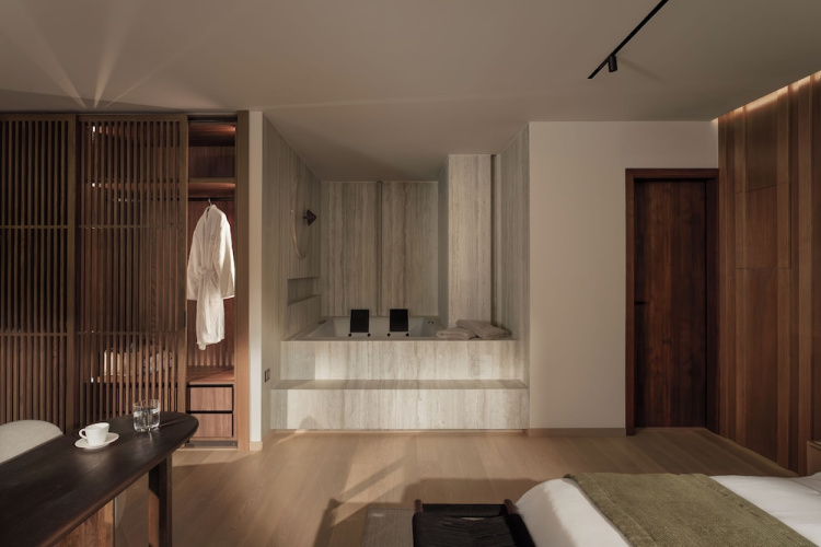 Ceci Suites