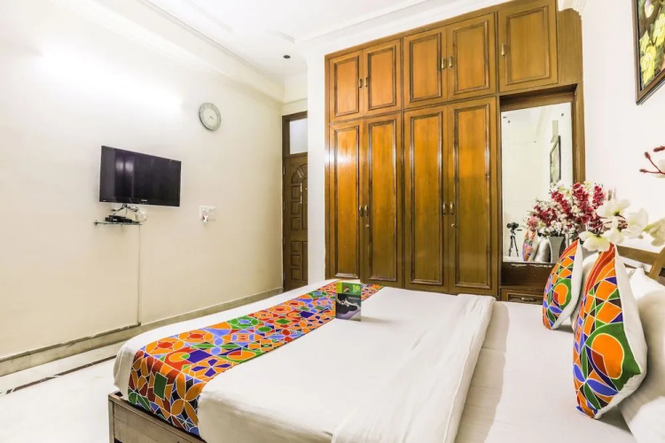 FabHotel Silver Inn