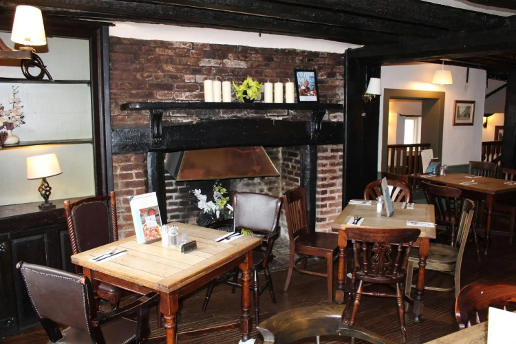 The Whyte Harte Hotel - Inn
