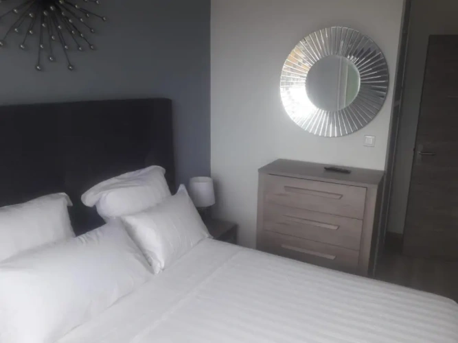 3 Bedrooms Apartment
