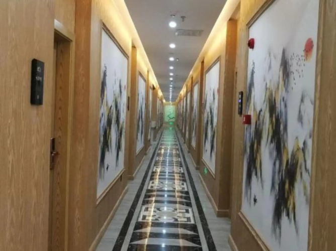 Platform  Hotel