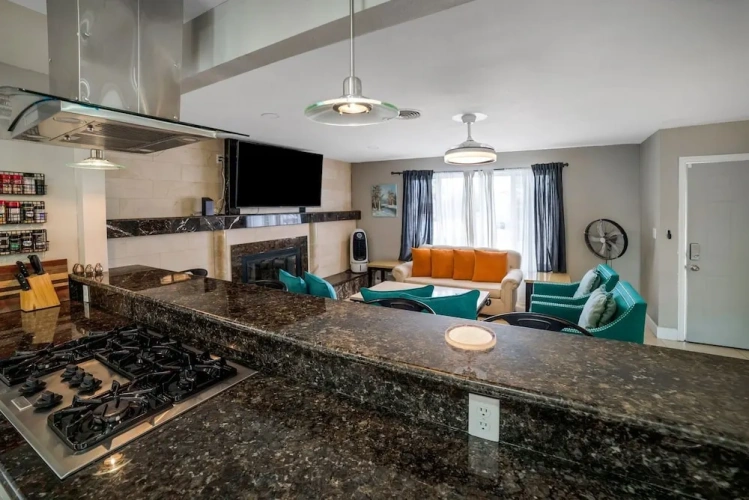 4 Bedrooms Cottage