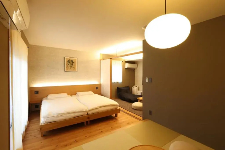 Neon Hotel