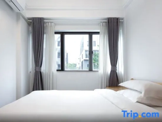 1 Bedroom Comfort Suite with garden view