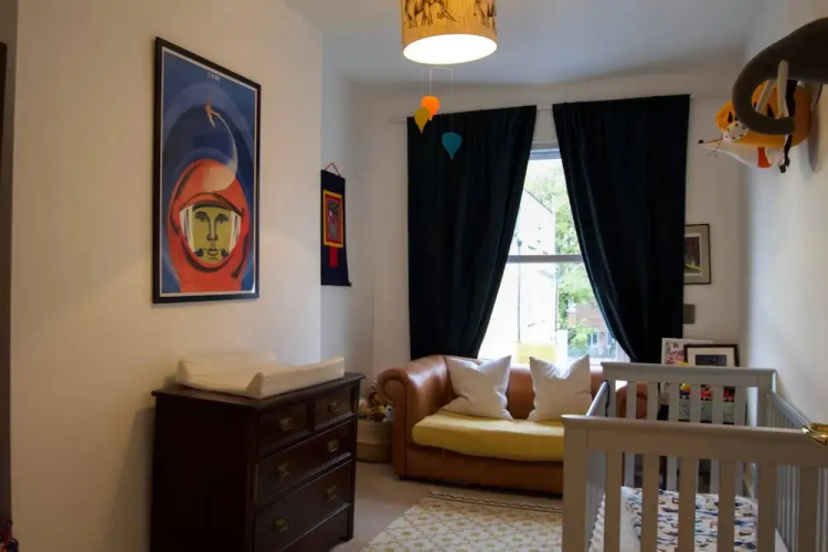 Spacious Multi Level Home With Large Garden