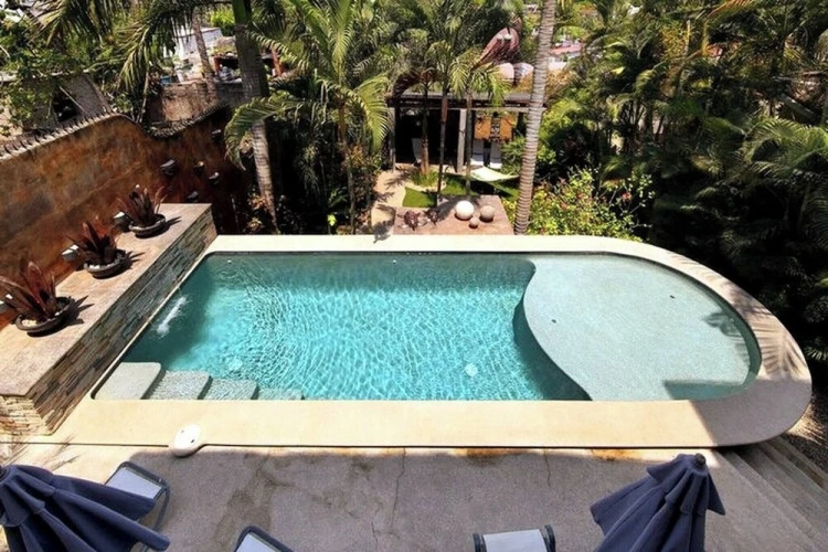 4 Bedrooms Villa with garden view