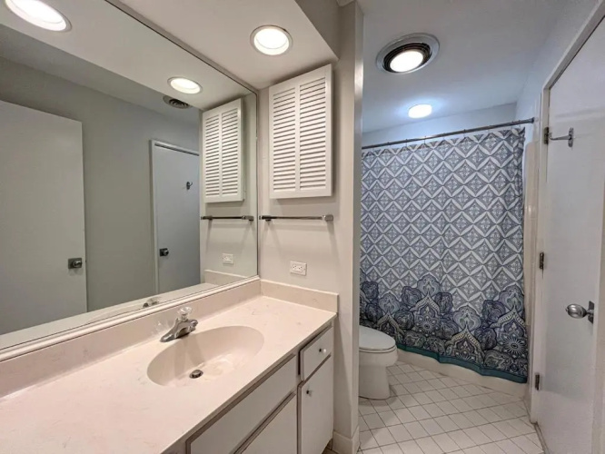 708 Queens Grant