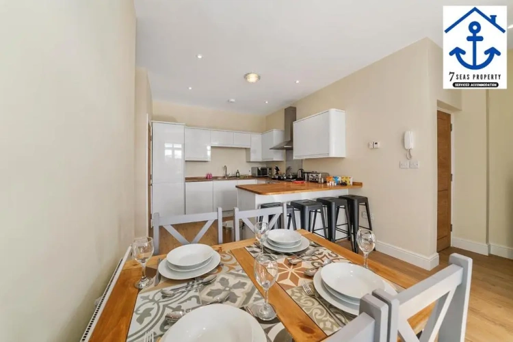 2 Bedrooms Apartment