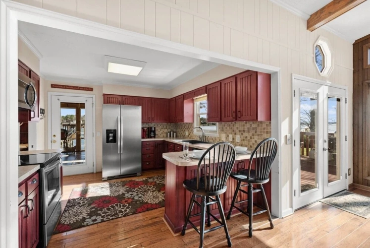5 Bedrooms Cottage